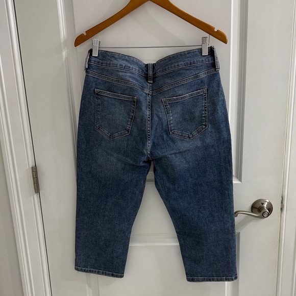 St. John's Bay Light Blue Capri Jeans - Picture 3 of 3